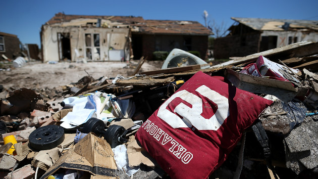 getty_32823_mooreoklatornadodamage220909