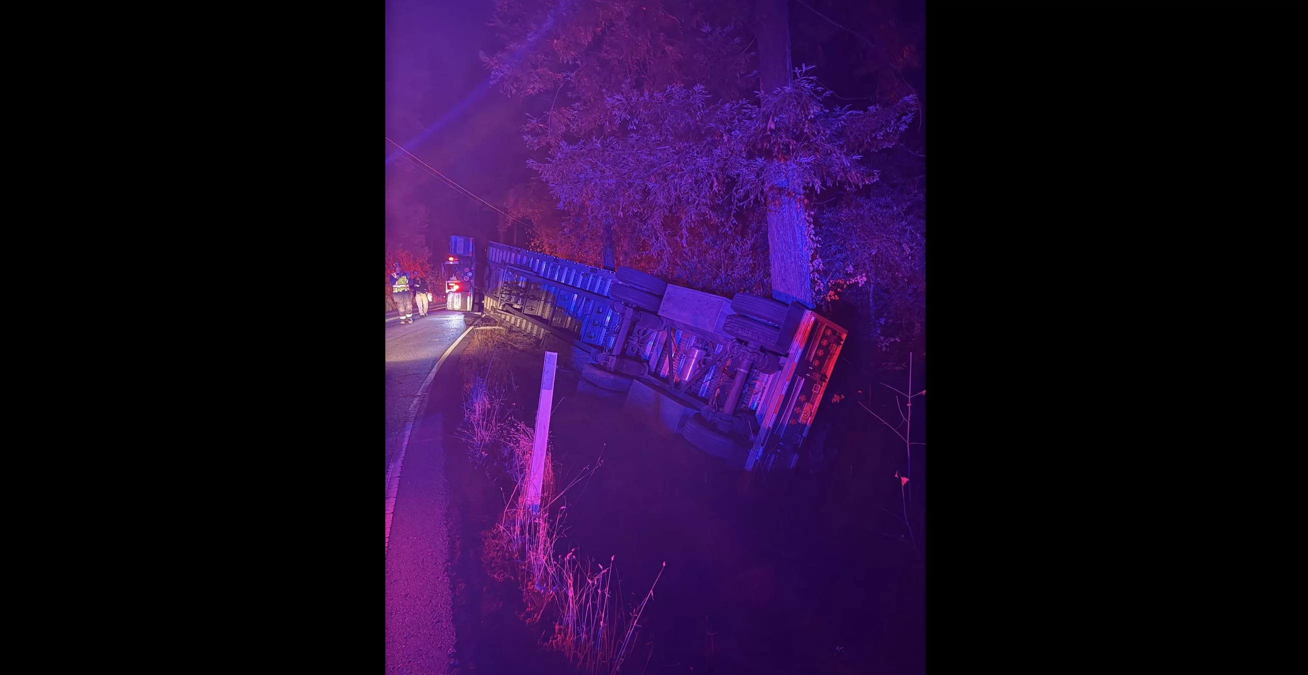 Big Rig Tips Over While Driving on Calistoga Road KSRO