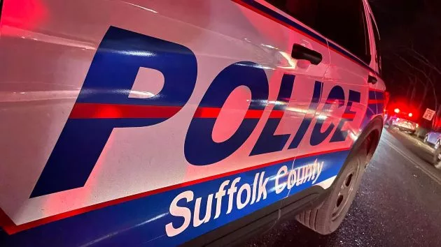 getty_suffolk-county-police-car-gty-jt-250408_1744126074274_hpmain_4x328383