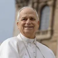 Pope Leo XIV Prevost smiles and waves to the faithful during a general audience in St. Peter's Square. Rome Italy 03 12 2026