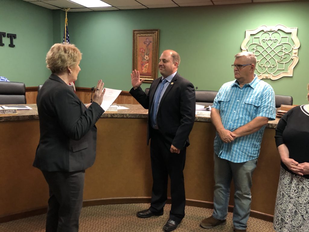New Mayor and Council Members Sworn In | 106.5 KTMO - The Wolf
