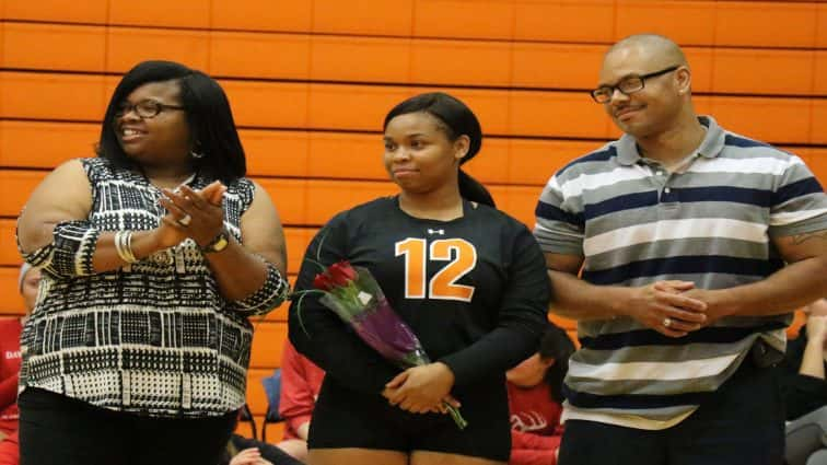 volleyball-hhs-3-vs-daviess-1-10-seniors-100217