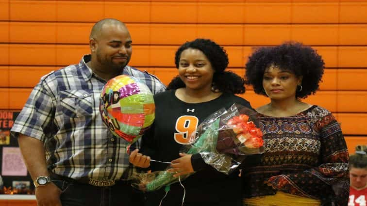 volleyball-hhs-3-vs-daviess-1-13-seniors-100217