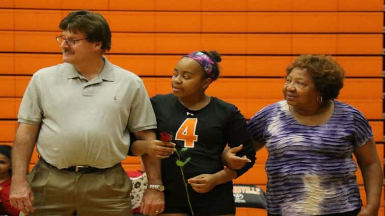 volleyball-hhs-3-vs-daviess-1-14-seniors-100217