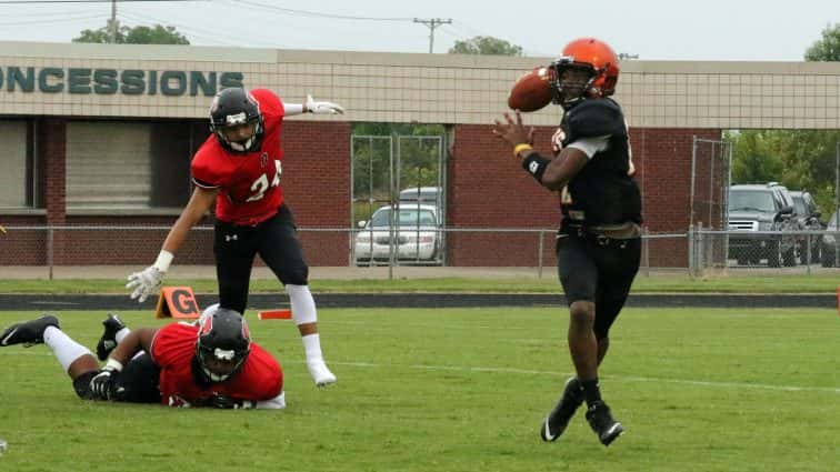 football-scrimmage-2-081117