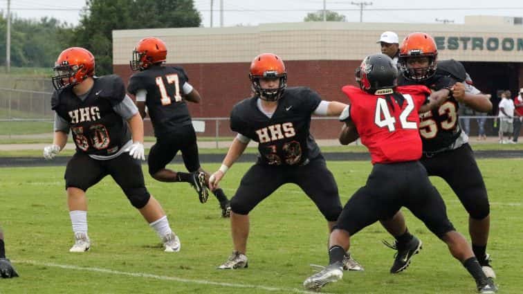football-scrimmage-5-081117