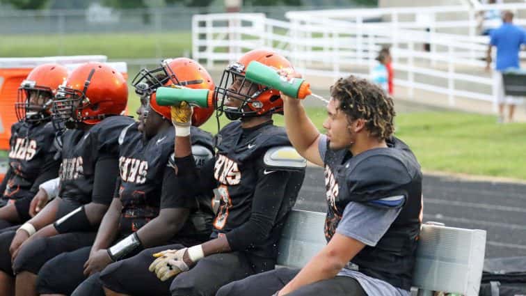 football-scrimmage-15-081117