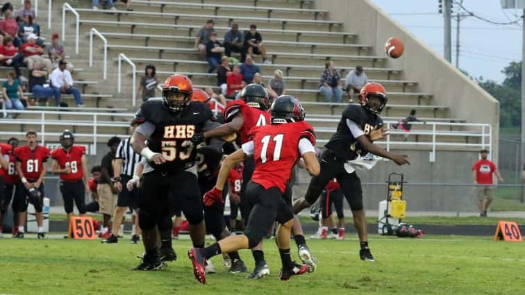 football-scrimmage-25-081117