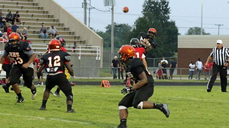 football-scrimmage-26-081117