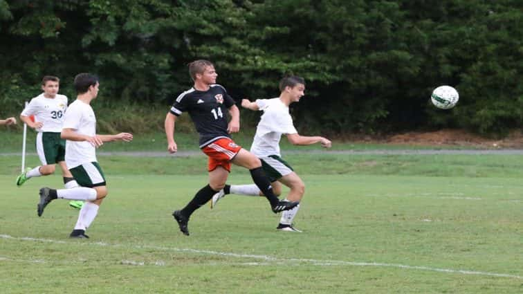 soccer-boys-uha-vs-hhs-12-081717