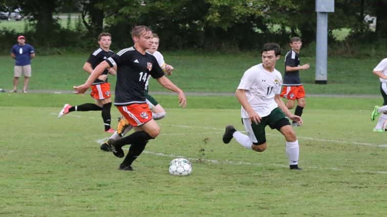 soccer-boys-uha-vs-hhs-14-081717