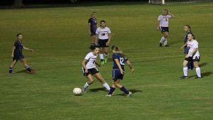 soccer-girls-hhs-14-082917