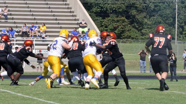 football-hhs-vs-caldwell-20-090217