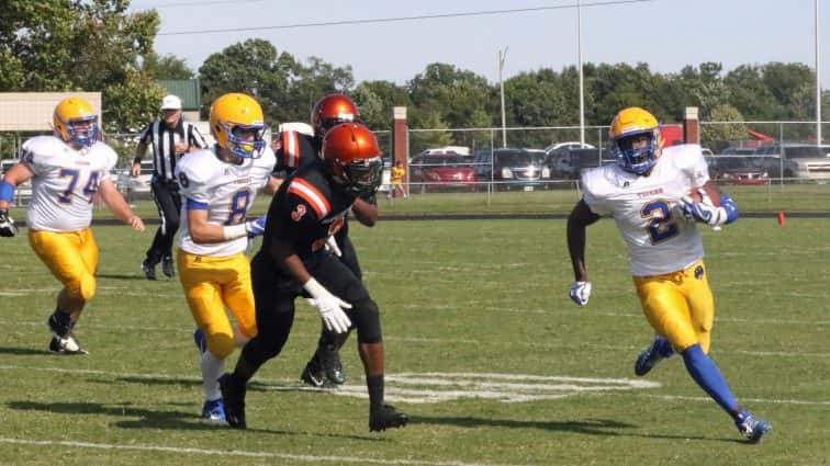 football-hhs-vs-caldwell-47-090217