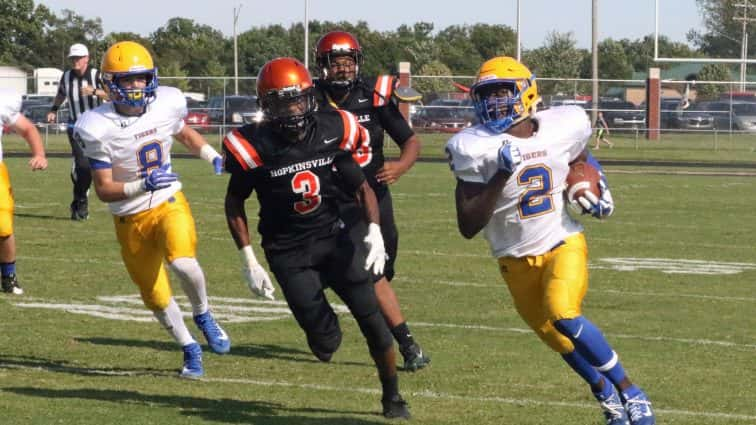 football-hhs-vs-caldwell-48-090217