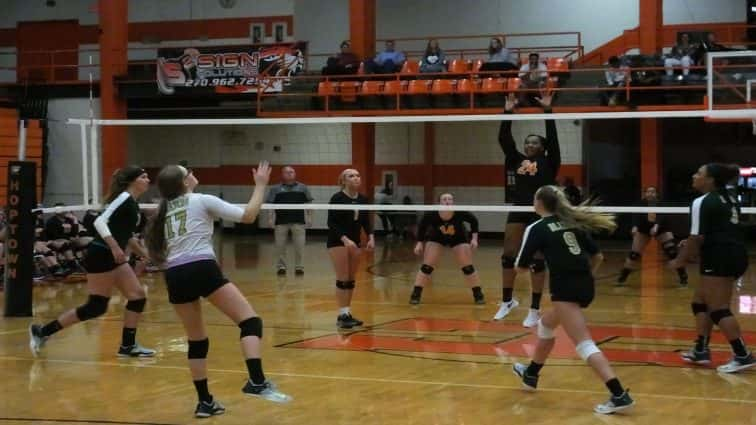 hoptown-uha-volleyball-17