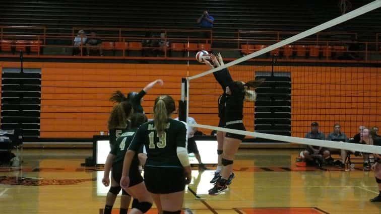 hoptown-uha-volleyball-19