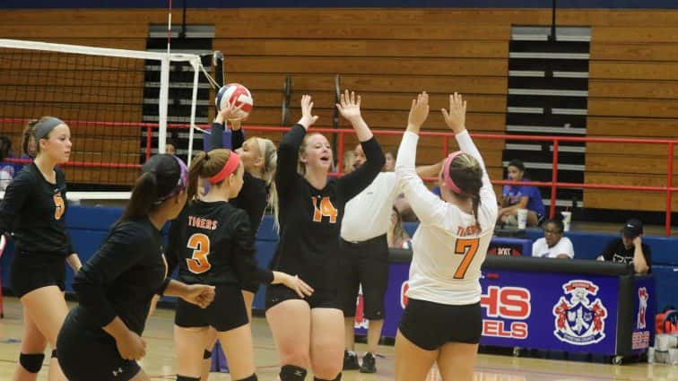 volleyball-hhs-vs-cchs-11-091917