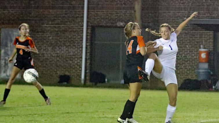 soccer-girls-hhs-vs-caldwell-5-091817