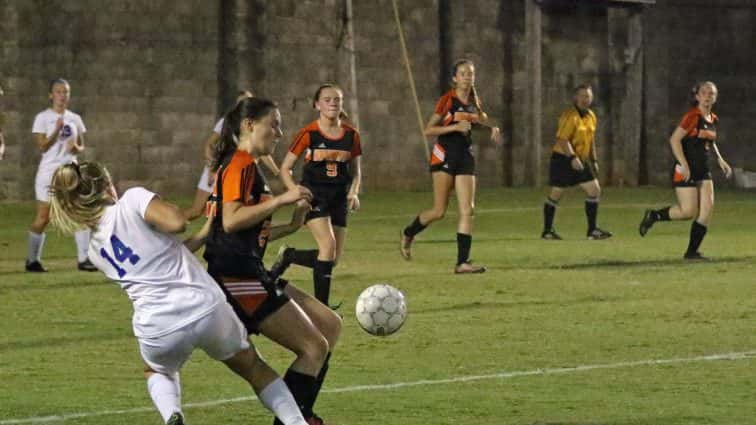 soccer-girls-hhs-vs-caldwell-14-091817