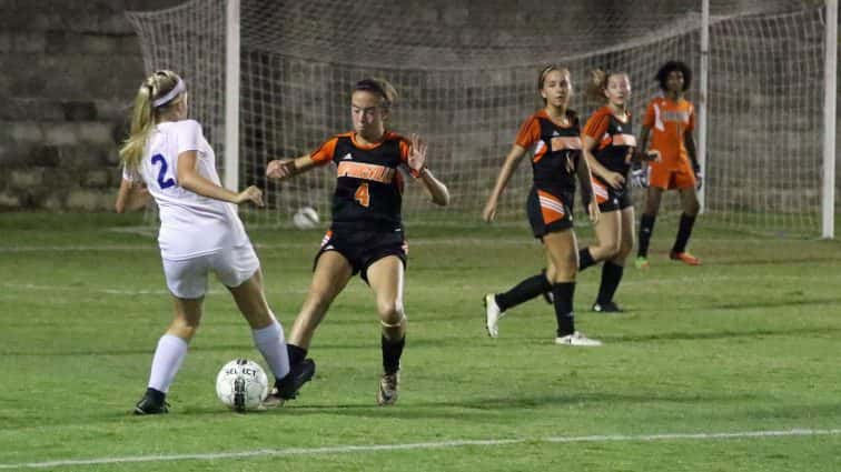 soccer-girls-hhs-vs-caldwell-16-091817