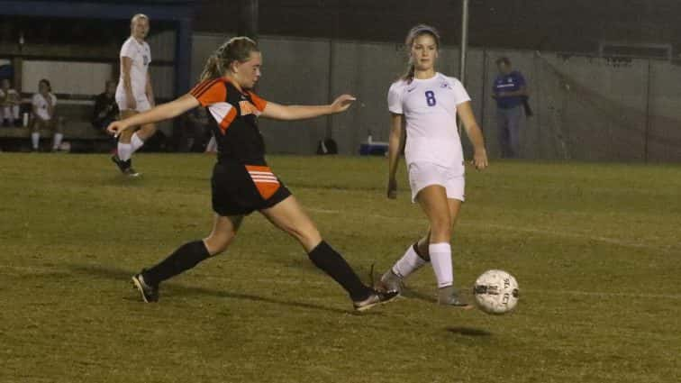 soccer-girls-hhs-vs-caldwell-25-091817