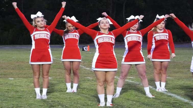 todd-cheerleaders-caverna-2