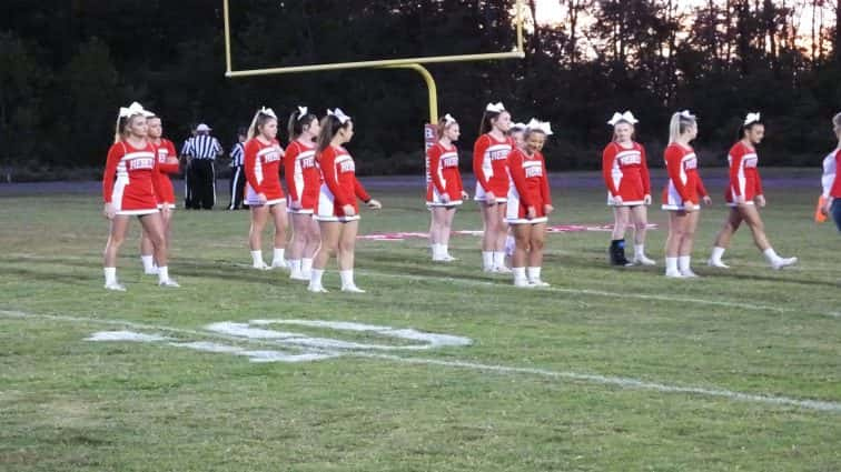 todd-cheerleaders-caverna-1