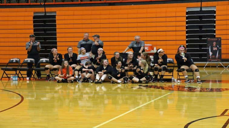 volleyball-hhs-3-vs-daviess-1-6-seniors-100217