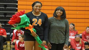 volleyball-hhs-3-vs-daviess-1-5-seniors-100217