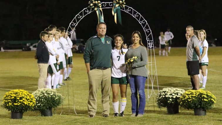 soccer-senior-night-uha-6-100517