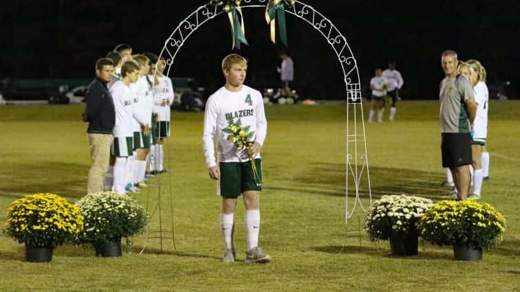 soccer-senior-night-uha-8-100517