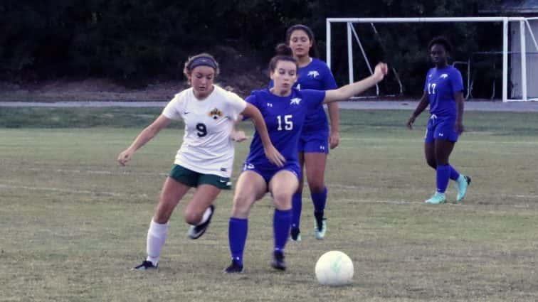 soccer-girls-uha-10-vs-ft-campbell-0-6-100517