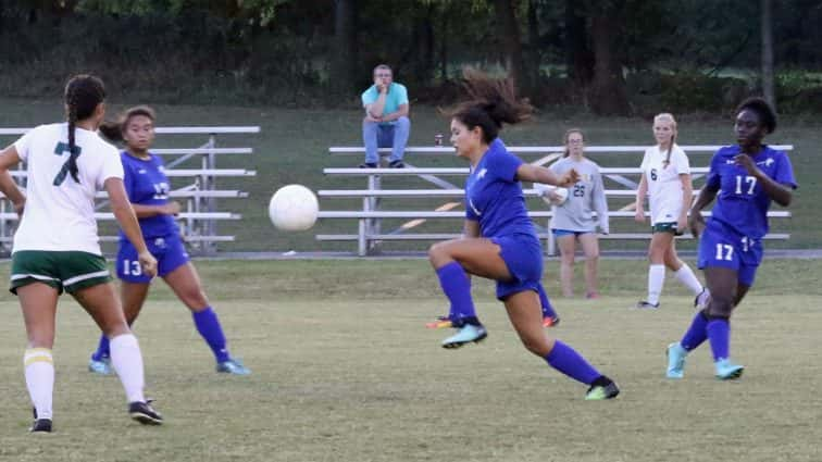 soccer-girls-uha-10-vs-ft-campbell-0-10-100517