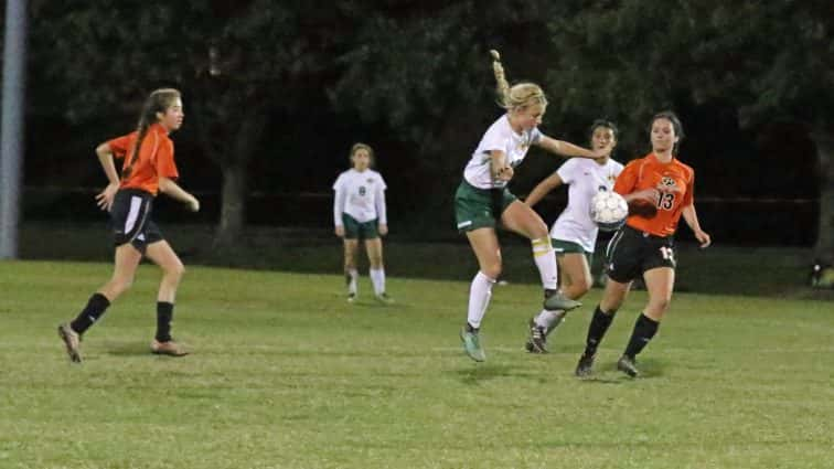 soccer-girls-uha-11-vs-hhs-1-3-101117-2