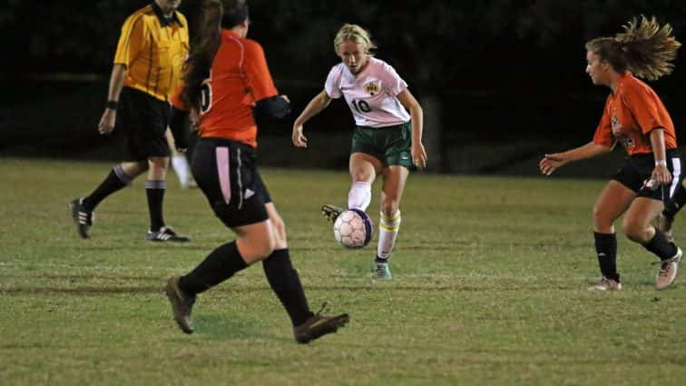 soccer-girls-uha-11-vs-hhs-1-5-101117-2