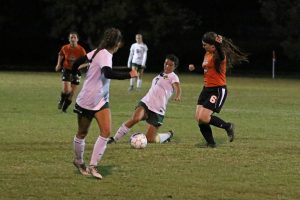 soccer-girls-uha-11-vs-hhs-1-6-101117-2