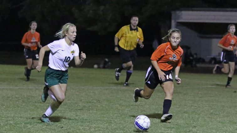 soccer-girls-uha-11-vs-hhs-1-8-101117-2