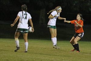 soccer-girls-uha-11-vs-hhs-1-10-101117-2