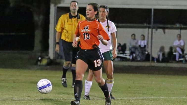 soccer-girls-uha-11-vs-hhs-1-12-101117-2