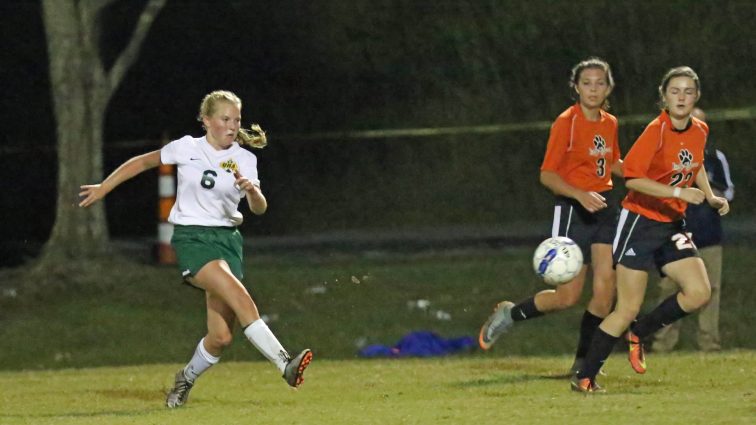 soccer-girls-uha-11-vs-hhs-1-16-101117-2