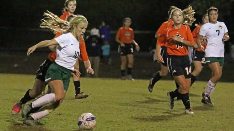 soccer-girls-uha-11-vs-hhs-1-18-101117-2