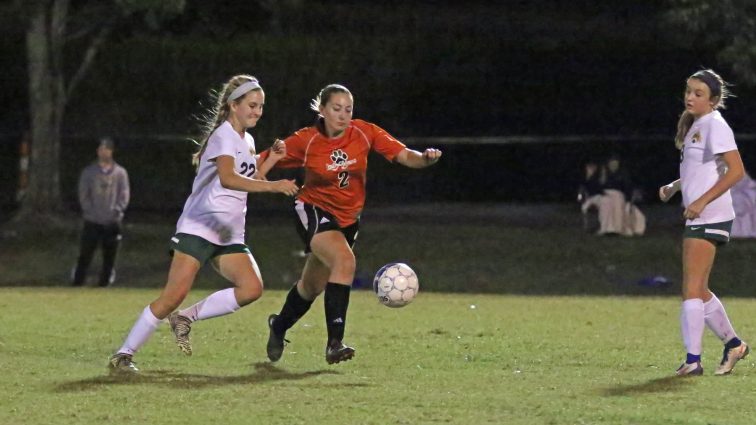 soccer-girls-uha-11-vs-hhs-1-24-101117-2