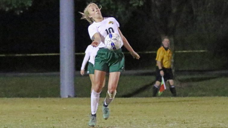 soccer-girls-uha-11-vs-hhs-1-25-101117-2