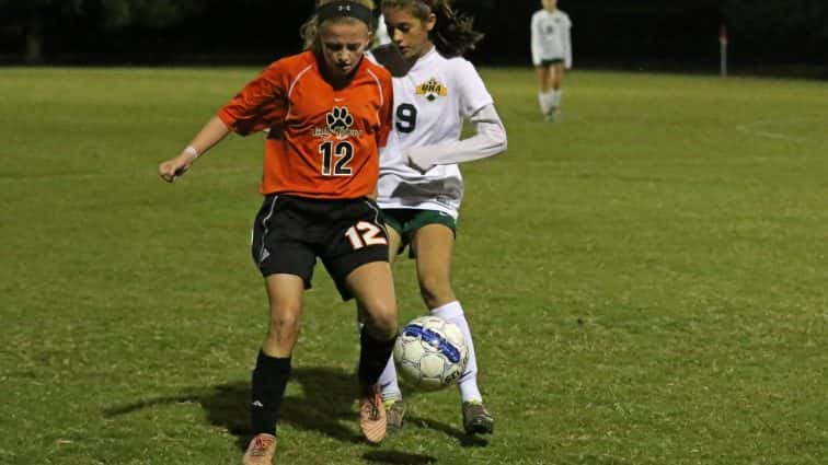 soccer-girls-uha-11-vs-hhs-1-27-101117-2