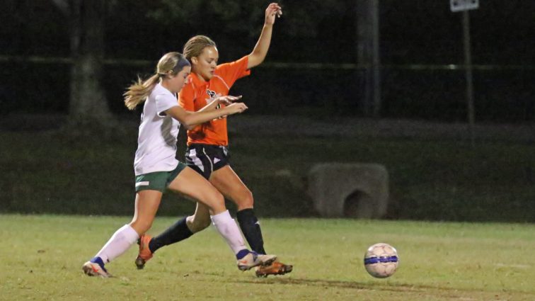 soccer-girls-uha-11-vs-hhs-1-31-101117-2