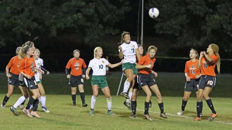 soccer-girls-uha-11-vs-hhs-1-32-101117-2