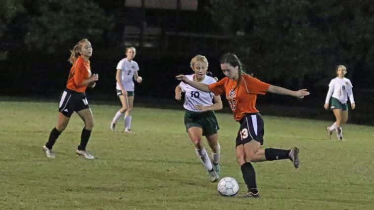 soccer-girls-uha-11-vs-hhs-1-34-101117-2