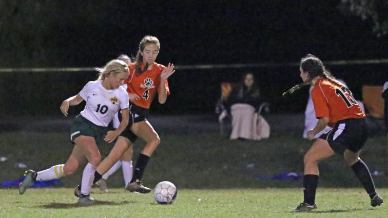 soccer-girls-uha-11-vs-hhs-1-35-101117-2