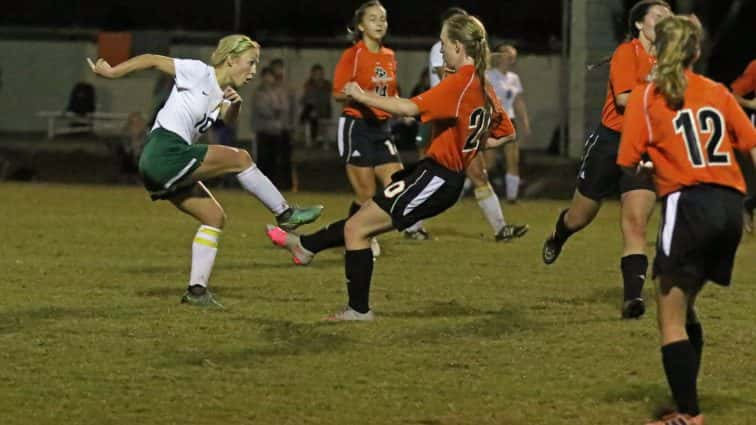 soccer-girls-uha-11-vs-hhs-1-38-101117-2